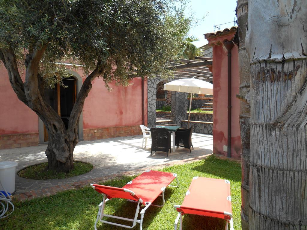 Villa Del Nespolo Fiumefreddo di Sicilia Exterior foto