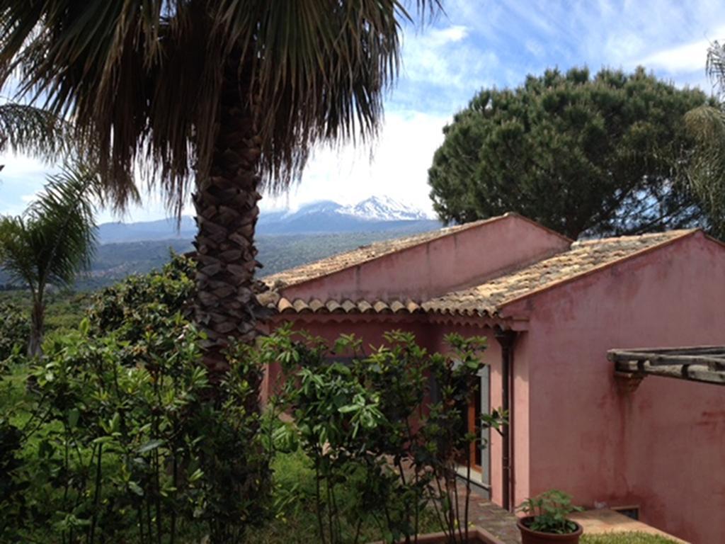 Villa Del Nespolo Fiumefreddo di Sicilia Exterior foto