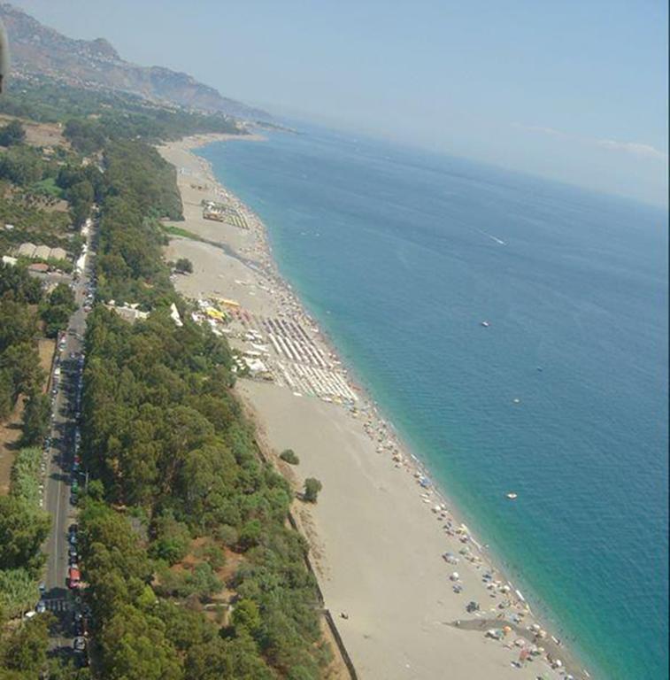 Villa Del Nespolo Fiumefreddo di Sicilia Exterior foto