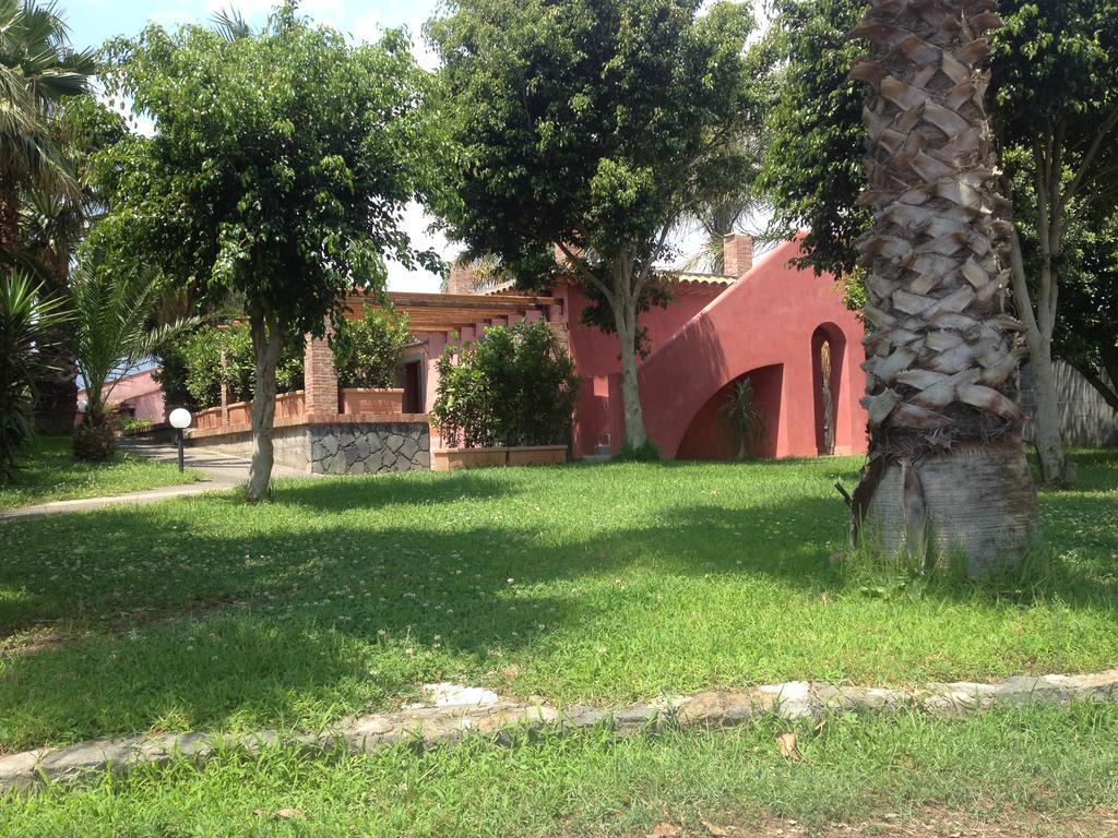 Villa Del Nespolo Fiumefreddo di Sicilia Exterior foto